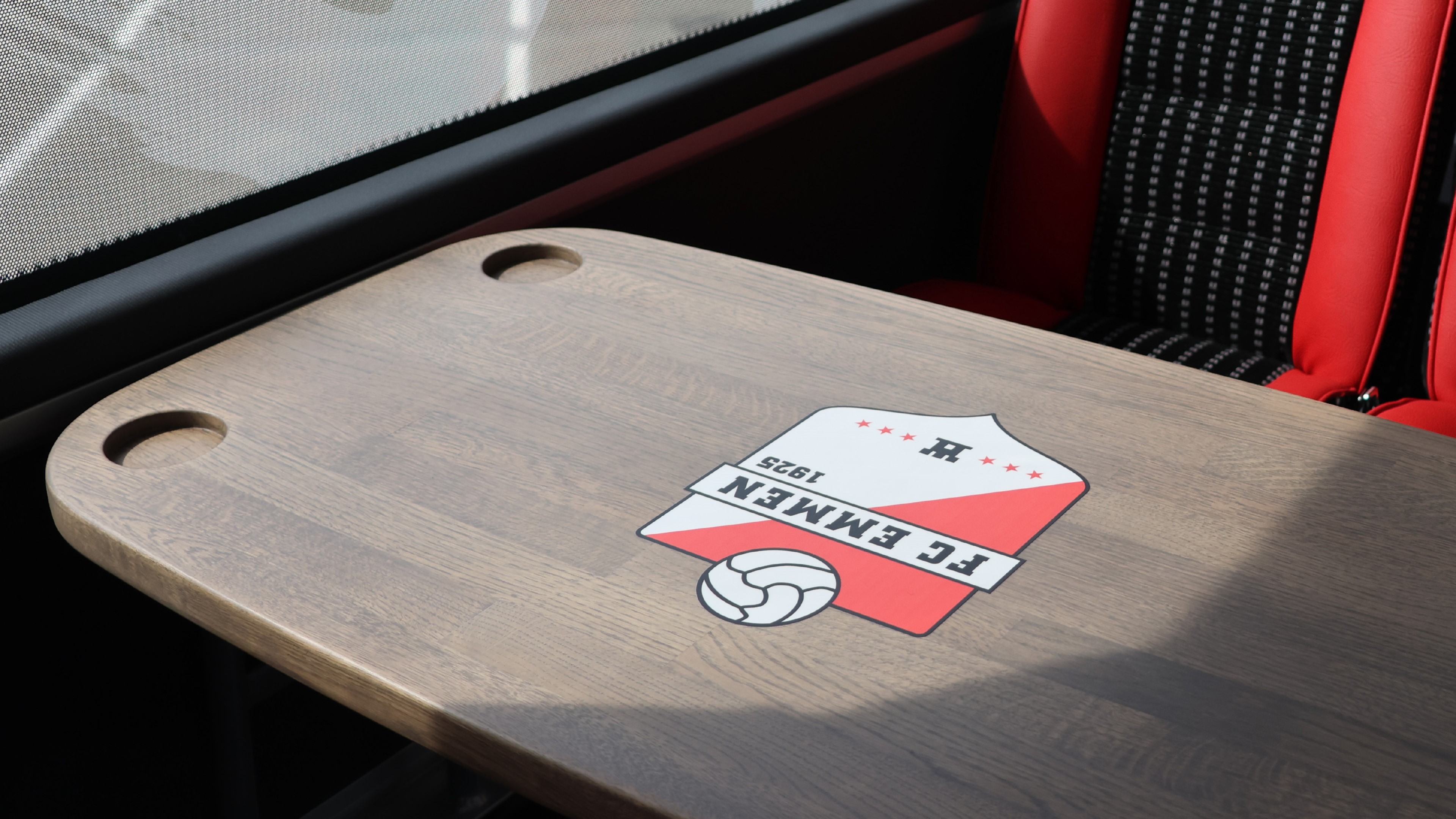 Spelersbus FC Emmen huren